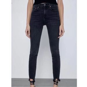 Zara Jeans Women’s 4/27 Skinny Mid Rise Black Raw Hem Stretch Denim